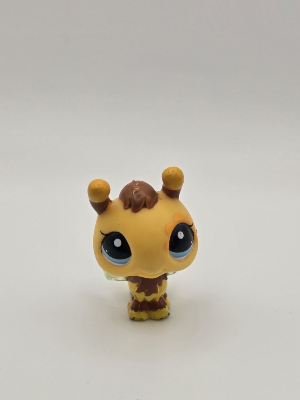 Littlest Pet Shop Bee #2203 - Authentic Hasbro LPS